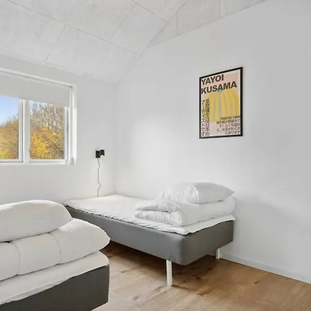 I Ferieby Nær Vesterhavet Feriehus *