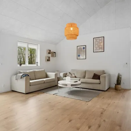 I Ferieby Naer Vesterhavet