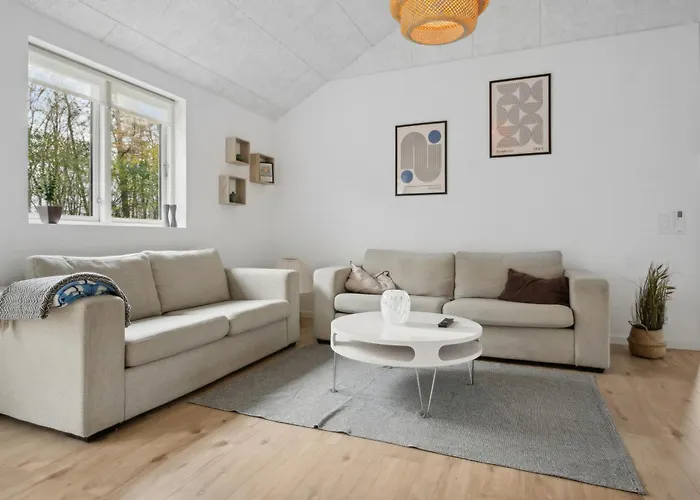 I Ferieby Nær Vesterhavet Feriehus