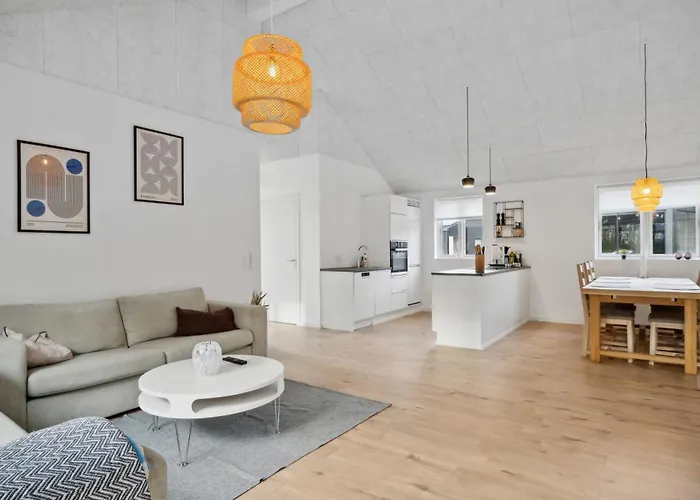 I Ferieby Nær Vesterhavet Feriehus *