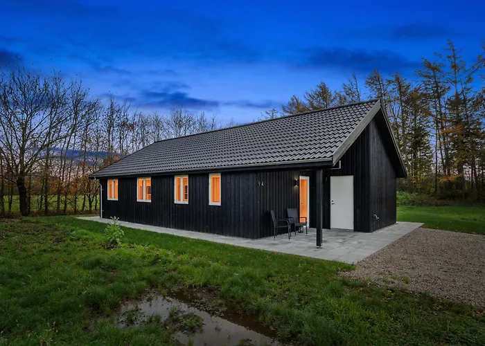 I Ferieby Nær Vesterhavet Feriehus *